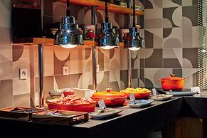 Holiday Inn Warsaw City Centre by IHG