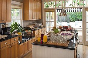 Alexanders Guesthouse - Adult Exclusive, LGBTQ Friendly