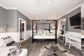 Alexanders Guesthouse - Adult Exclusive, LGBTQ Friendly