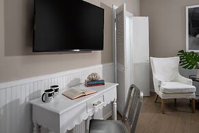 Alexanders Guesthouse - Adult Exclusive, LGBTQ Friendly