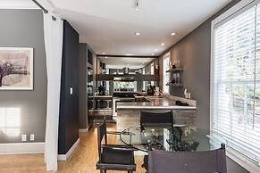 Alexanders Guesthouse - Adult Exclusive, LGBTQ Friendly