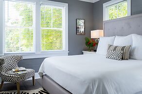 Alexanders Guesthouse - Adult Exclusive, LGBTQ Friendly