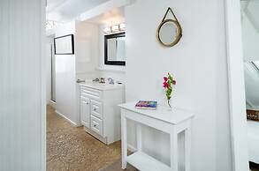 Alexanders Guesthouse - Adult Exclusive, LGBTQ Friendly