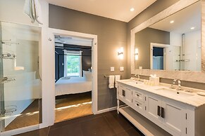 Alexanders Guesthouse - Adult Exclusive, LGBTQ Friendly