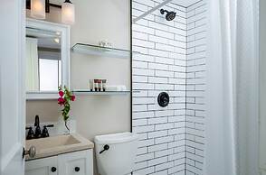 Alexanders Guesthouse - Adult Exclusive, LGBTQ Friendly