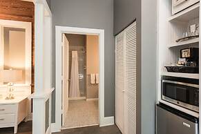 Alexanders Guesthouse - Adult Exclusive, LGBTQ Friendly