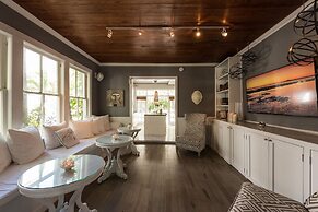 Alexanders Guesthouse - Adult Exclusive, LGBTQ Friendly