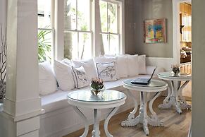 Alexanders Guesthouse - Adult Exclusive, LGBTQ Friendly