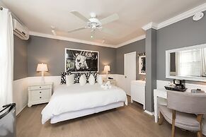 Alexanders Guesthouse - Adult Exclusive, LGBTQ Friendly