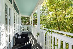 Alexanders Guesthouse - Adult Exclusive, LGBTQ Friendly