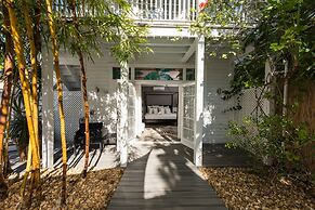 Alexanders Guesthouse - Adult Exclusive, LGBTQ Friendly