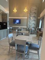 Deluxe 6 Inn & Suites