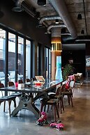 Moxy Denver Cherry Creek