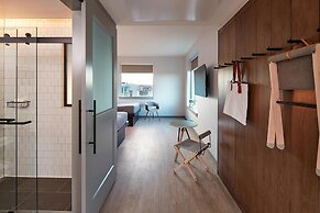 Moxy Denver Cherry Creek