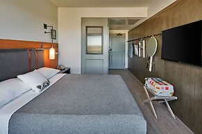 Moxy Denver Cherry Creek