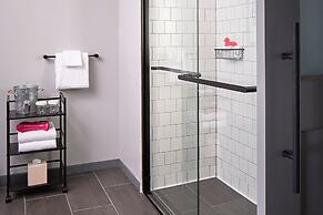 Moxy Denver Cherry Creek