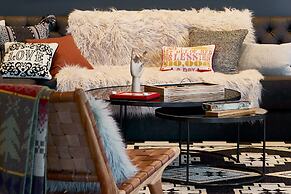 Moxy Denver Cherry Creek