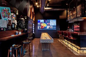 Moxy Denver Cherry Creek