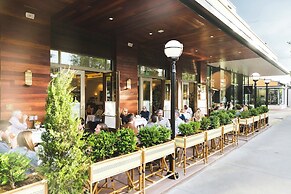 Moxy Denver Cherry Creek