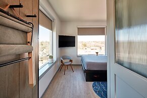 Moxy Denver Cherry Creek