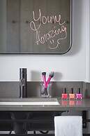 Moxy Denver Cherry Creek