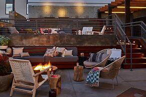 Moxy Denver Cherry Creek