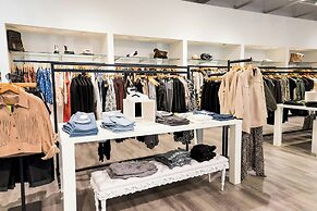 Moxy Denver Cherry Creek