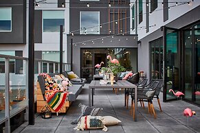 Moxy Denver Cherry Creek