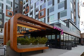 Moxy Denver Cherry Creek