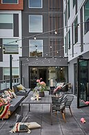 Moxy Denver Cherry Creek