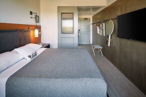 Moxy Denver Cherry Creek