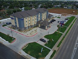 Microtel Inn & Suites by Wyndham Lubbock