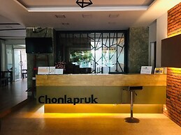Chonlapruk Lakeside Hotel