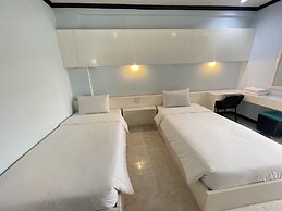 Chonlapruk Lakeside Hotel