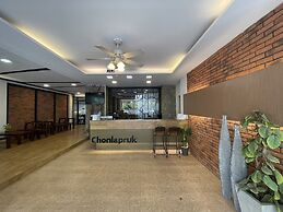 Chonlapruk Lakeside Hotel