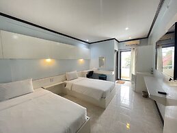 Chonlapruk Lakeside Hotel