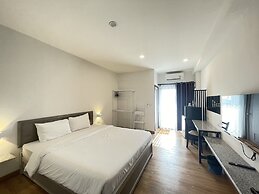 Chonlapruk Lakeside Hotel