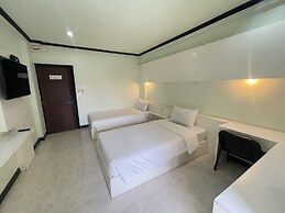 Chonlapruk Lakeside Hotel