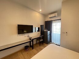 Chonlapruk Lakeside Hotel