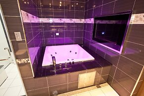 Wei Feng Exquisite Hotel Nanzi Branch