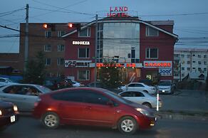 Land Hotel