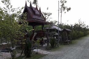 PT House Resort