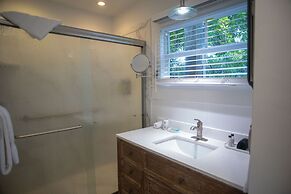 Andrews Inn & Garden Cottages