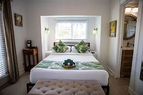 Andrews Inn & Garden Cottages