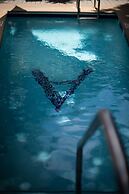 Andrews Inn & Garden Cottages