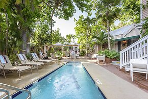 Andrews Inn & Garden Cottages