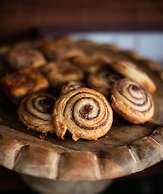 Andrews Inn & Garden Cottages