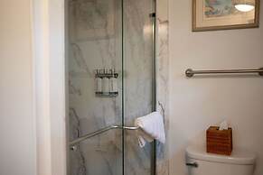 Andrews Inn & Garden Cottages