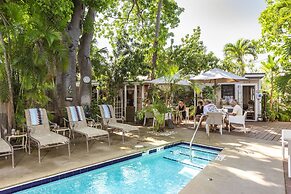 Andrews Inn & Garden Cottages