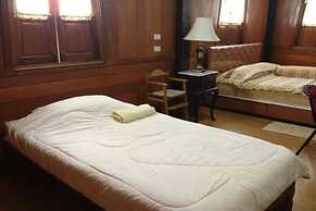 Beau and Blonde House Kamala